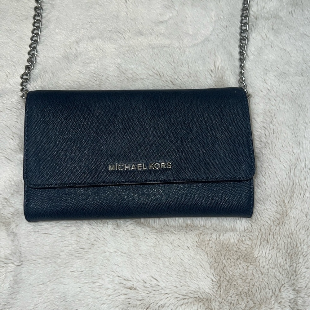 Michael Kors wallet / crossbody like new barely used